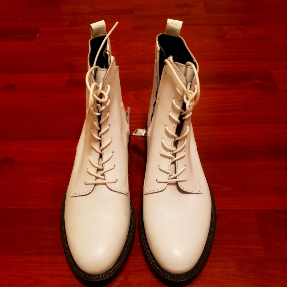Sam Edelman Nina Eggshell Laceup Combat Boot. Size 8 NWOT.